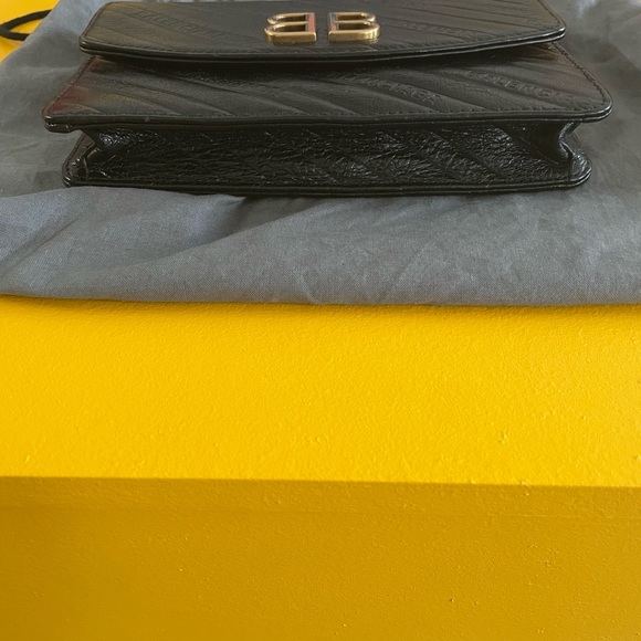Authentic Balenciaga “BB” wallet on chain - Picture 4 of 5